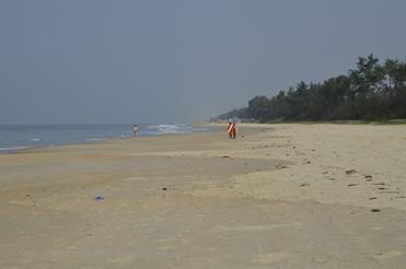 01 Mobor-Beach_and_Cavelossim-Beach,_Goa_DSC7352_b_H600